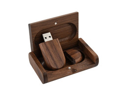 USB KLJUČ V LESENI ŠKATLJICI<br /><span>(64 GB)</span>